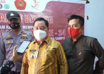 Bupati Kotim Tinjau Vaksinasi di STIH Sampit