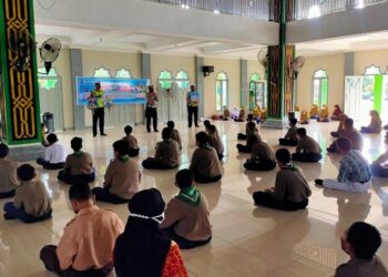 Hindari Kasus Laka Pelajar, Satlantas Polres Kotim Sosialisasikan Camot ke Sekolah