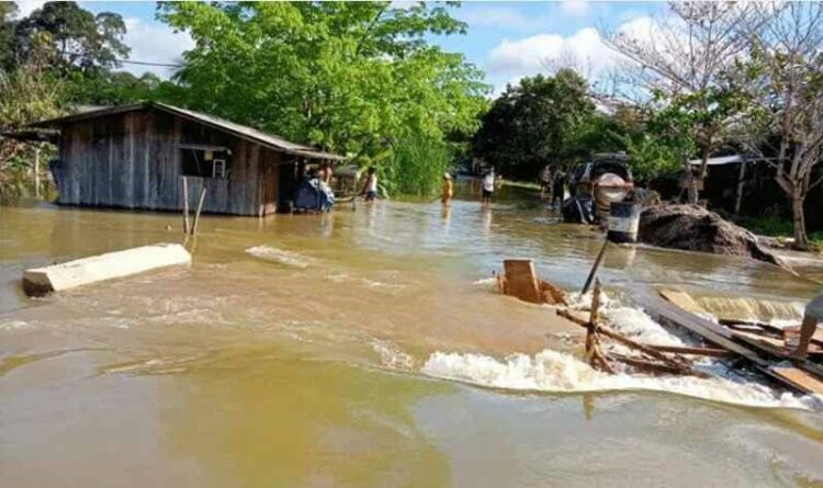 Masih dalam Pengerjaan, Box Culvert di Kecamatan Pulau Malan Jebol Diterjang Banjir