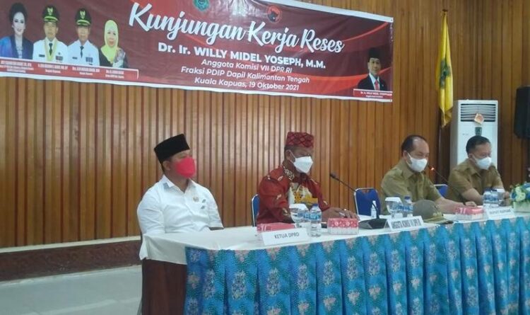 60 Desa di Kabupaten Kapuas Harus Menikmati Listrik PLN