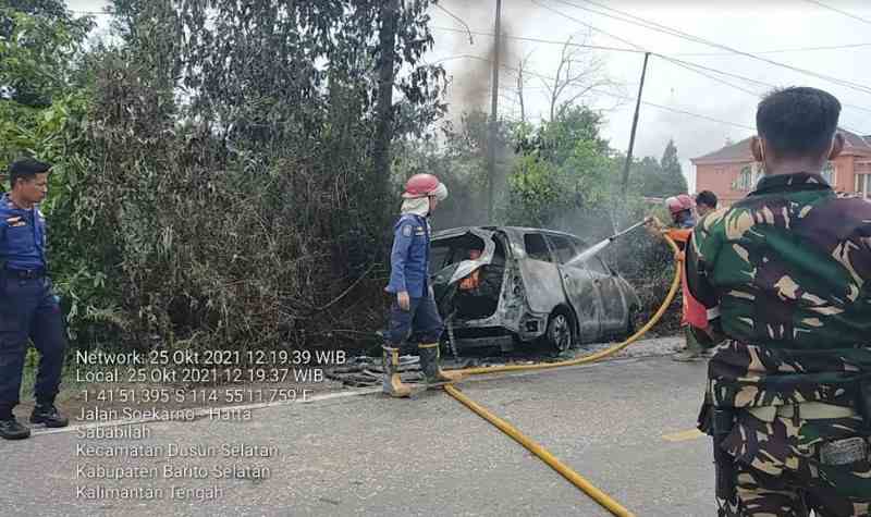 Mobil Membawa 450 Liter BBM Hangus Terbakar