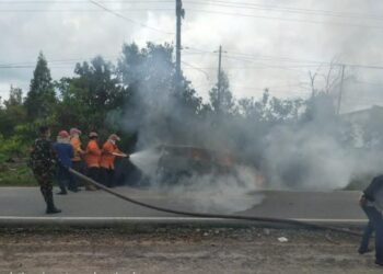 Mobil Membawa 450 Liter BBM Hangus Terbakar