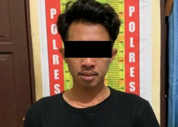 Bawa 2 Paket Sabu, Pemuda Ini Dicokok Polisi Saat Berteduh Di Depan Ruko