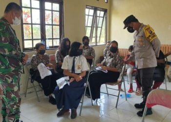 Polsek Rakumpit Amankan Vaksinasi di Kelurahan Pager