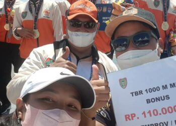 Raih Emas Pertama PON XX, Tim Dayung Kalteng Diguyur Bonus Rp. 100 Juta