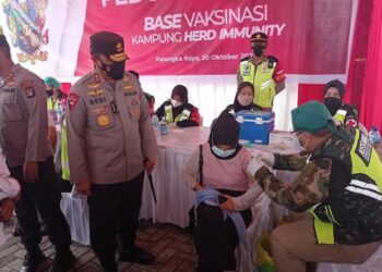 Rayakan 22 Tahun Pengabdian, Akpol 99 Gelar Vaksinasi di Flamboyan Bawah