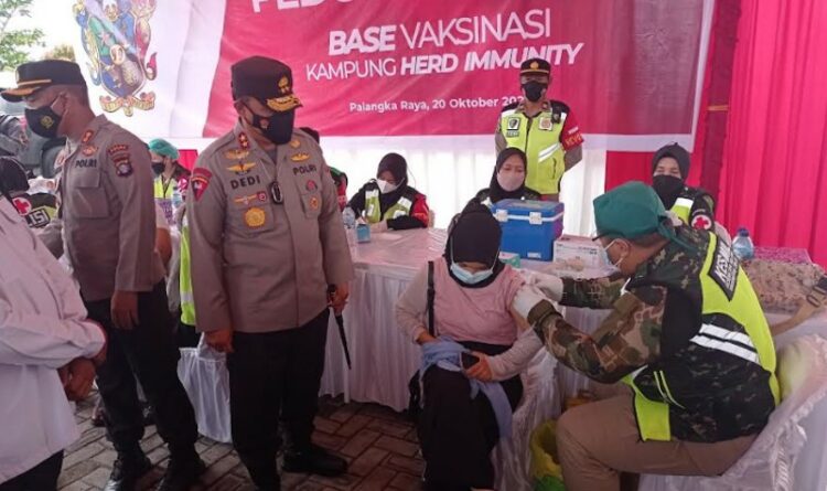 Rayakan 22 Tahun Pengabdian, Akpol 99 Gelar Vaksinasi di Flamboyan Bawah