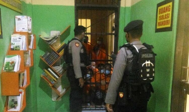 Sat Samapta Kontrol Piket Jaga Tahanan di Rutan Polres Seruyan