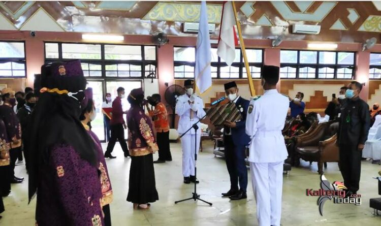 Bupati Barsel Mengukuhkan Pengurus PUSPA