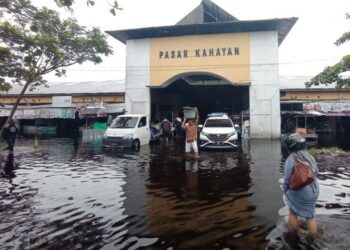 Banjir Pasar Kahayan, Pedagang Mulai Kembali Buka Toko