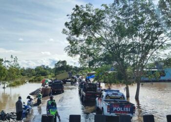 Banjir Penda Barania Meninggi, Arus Lalin Ditutup Total