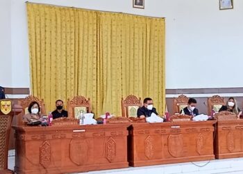 Bupati Gumas Tangapi Pandangan Fraksi