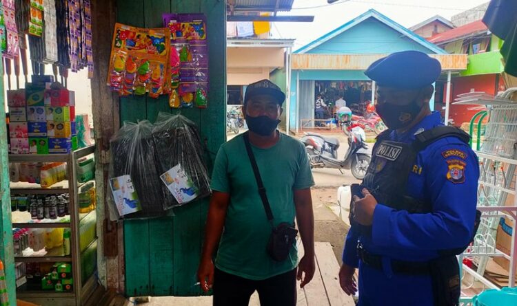 Cegah Pelanggaran Prokes Satpolairud Patroli Pasar Saik Kuala Pembuang