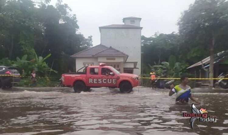 Curah Hujan Tinggi, Relawan Siaga Bencana Antisipasi