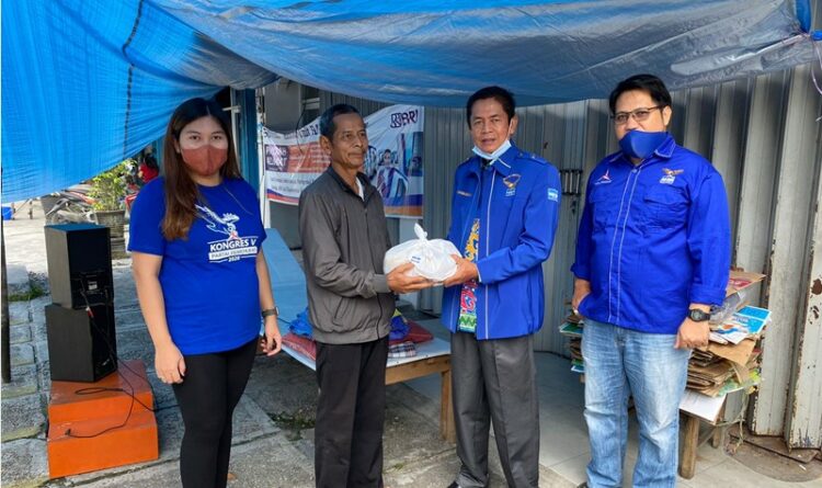 Fraksi Partai Demokrat DPRD Kalteng Salurkan Bantuan Untuk Warga Terdampak Banjir di Palangka Raya