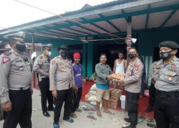 Polresta Palangka Raya Salurkan Sembako Bagi Posko Pengungsian