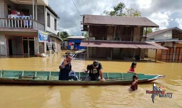 Banjir di Kapuas Hulu Mengakibatkan 2.653 KK dan 8.092 Jiwa Jadi Korban