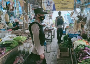 Patroli di Pasar Tradisional, Polsek Hanau Imbau Warga Terapkan Prokes