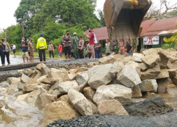 Akses Kereng Pangi Sempat Terputus