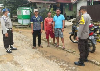 Polisi Terus Giatkan Penerapan Prokes Di Desa Tumbang Manjul