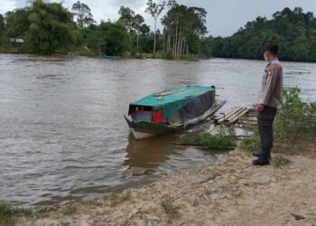 Polsek Seruyan hulu Rutin Cek Debit Air Sungai Seruyan