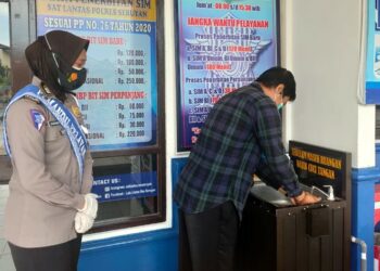 Prokes Ketat Dilakukan di Pelayanan SIM Satlantas Polres Seruyan
