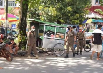Satpol PP Himbau Pemilik Usaha Harus Siapkan Lahan Parkir