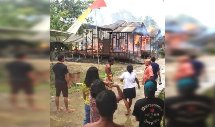 Dua Buah Rumah Di Kecamatan Kurun , Ludes Terbakar