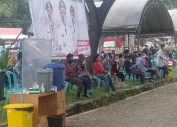 Peserta Vaksinasi Massal di RSUD Tamiang Layang Kurang