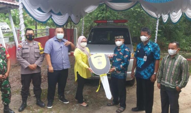Anggota DPR RI Mukhtarudin Serahkan Mobil APV Untuk Warga Desa Basirih Hulu