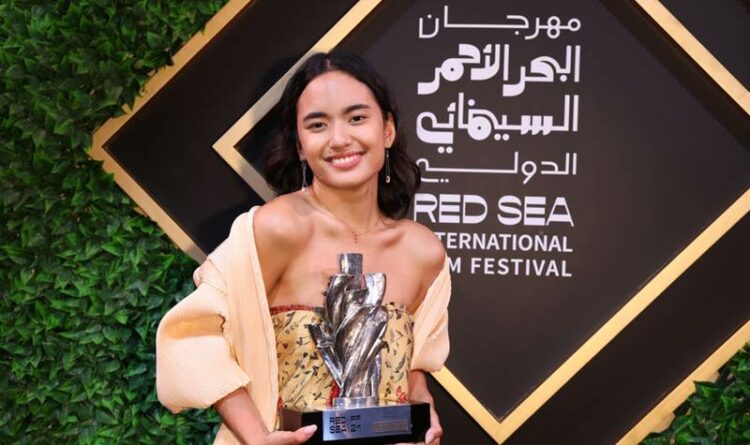Bangga! Pemeran Utama Film ‘Yuni’ Raih Penghargaan Red Sea International Film Festival 2021