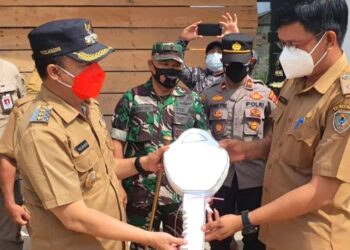 Serahkan Ambulans dan Angkutan Pedesaan ini Harapan Bupati Seruyan