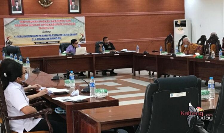 DPRD Kapuas Susun Naskah Akademik Dua Raperda Inisiatif