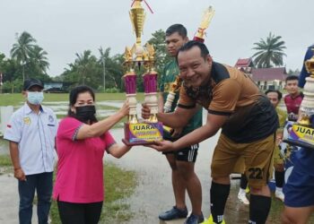 Dewan Dukung Olahraga Sepak Bola di Gumas 1