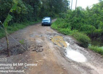 Jalan Desa Jihi -Tuyau Rusak, Warga Miinta Perbaikan