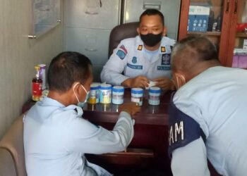 Cegah HALINAR, Lapas Kelas II Sampit Lakukan Tes Urine Pegawai