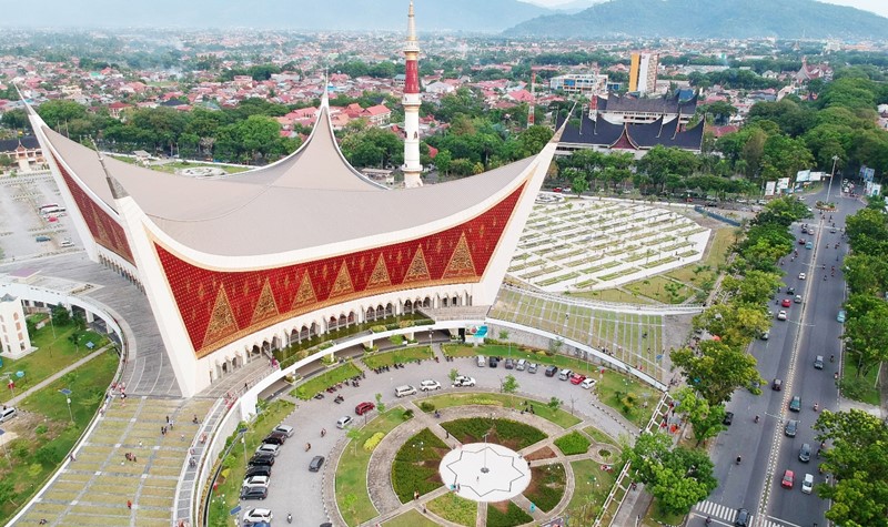 Bikin Bangga! Masjid Raya Sumatera Barat Menangkan Penghargaan Desain Masjid Terbaik di Dunia
