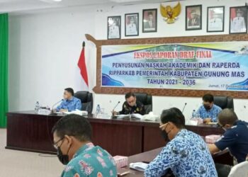 Draft Akhir Naskah Akademik Ripparkab Disampaikan ke Pemda Gumas