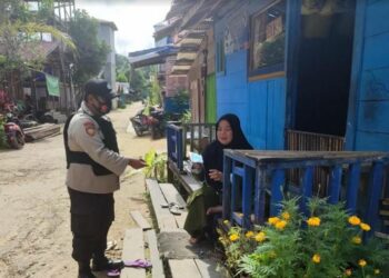 Tak Kenal Lelah, Anggota Polsek Seruyan Hulu Lakukan Patroli dan Sosialisasi Prokes Ke Warga