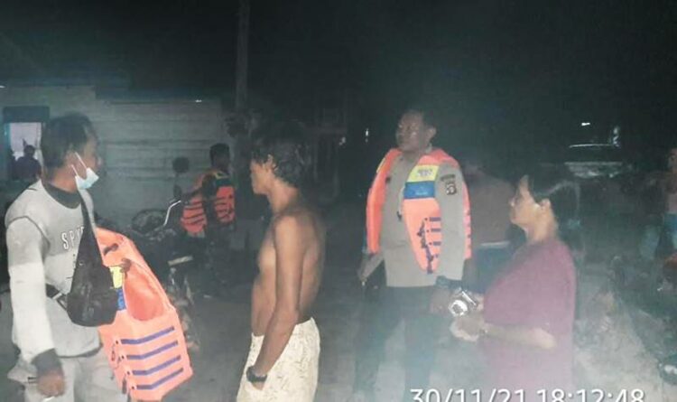 Diduga Alkon Tabrak Kayu, Dua Orang Hilang di Sungai Miri