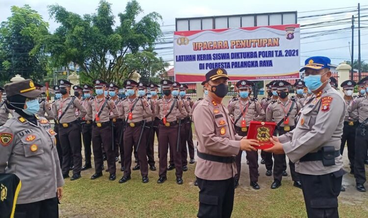 Wakapolresta Palangka Raya Tutup Latihan Kerja Siswa Bintara Polri