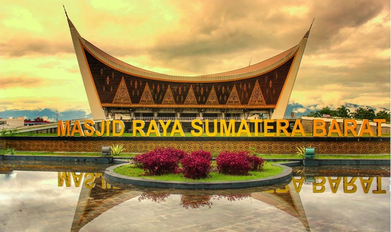 Bikin Bangga! Masjid Raya Sumatera Barat Menangkan Penghargaan Desain Masjid  Terbaik di Dunia – Kalteng Today