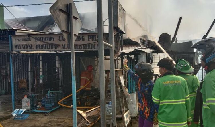 10 Ruko di Jalan Rajawali Km. 5 Hangus Terbakar
