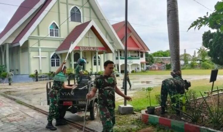 Kodim 1016/Plk Kerja Bakti Bersihkan Rumah Ibadah