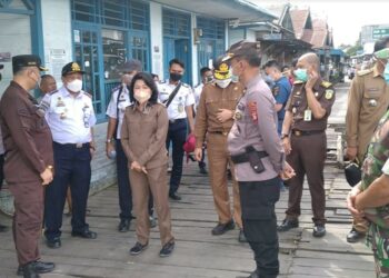 Pudjirustaty Narang Tinjau Lokasi Rencana Pembangunan Pelabuhan di Desa Kiapak