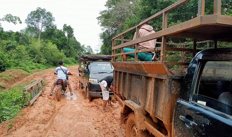 Semakin parah ketika musim Hujan kerusakan jalan di Daerah Utara Kabupaten Kotawaringin Timur, Kecamatan Mentaya Hulu (Ist)