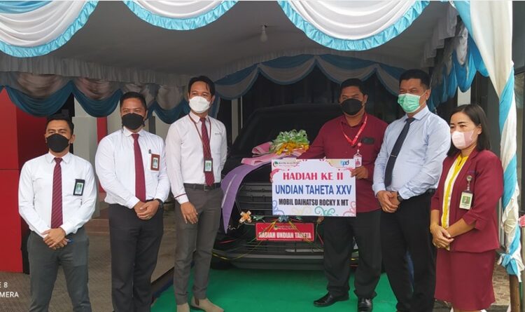 Tabungan Taheta Diundi, Bank Kalteng Kurun Serahkan Satu Unit Mobil dan Motor