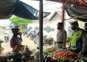 Tim Yustisi Polres Seruyan Berikan Himbauan Kepada Masyarakat Agar Tetap Menjaga Protokol Kesehatan Cov