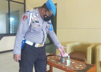 Antisipasi Omicron, Propam Polres Seruyan pastikan Ada Alat Prokes dan Hand Sanitizer di Setiap Ruang