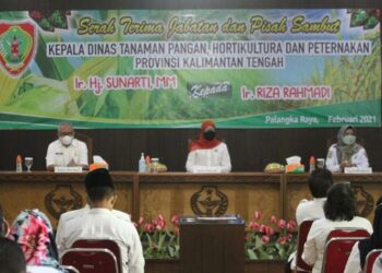 Asisten Adum Lies Fahimah Hadiri Sertijab dan Lepas Sambut Kepala Dinas TPHP